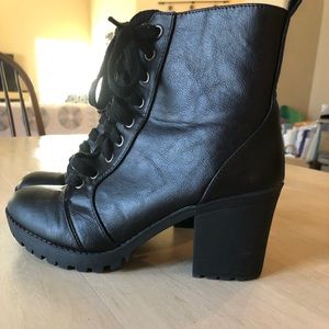 Black heel edgy combat boots
